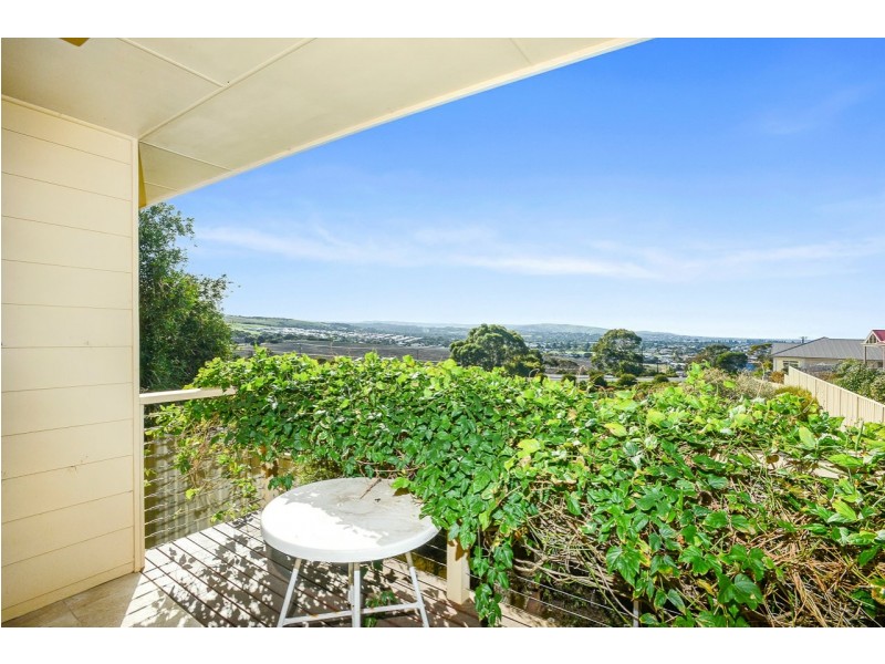 13 White Crescent, Encounter Bay SA 5211