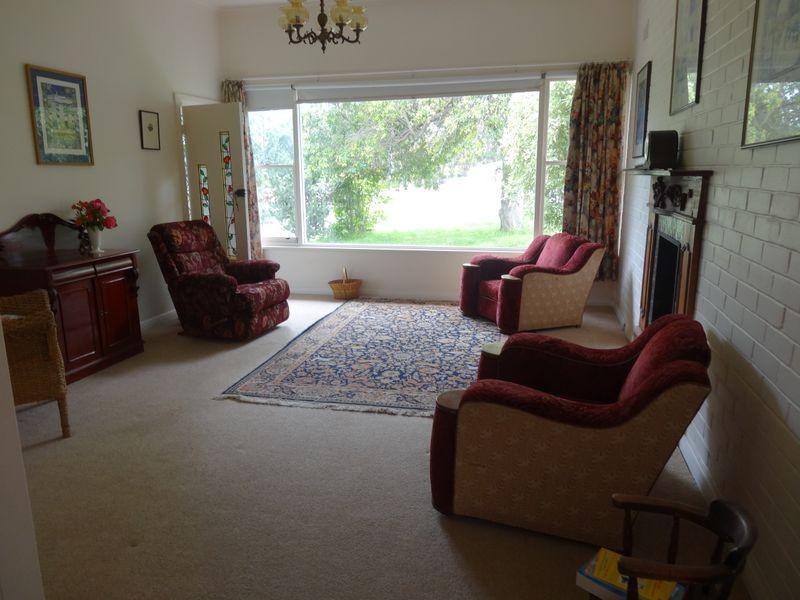 17 Riverview Road, Victor Harbor SA 5211