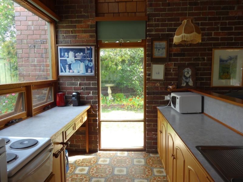 17 Riverview Road, Victor Harbor SA 5211