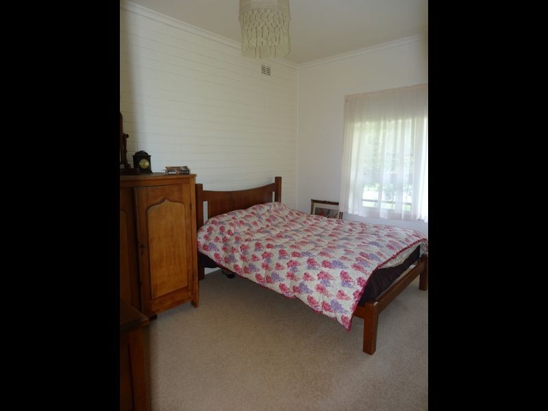 17 Riverview Road, Victor Harbor SA 5211