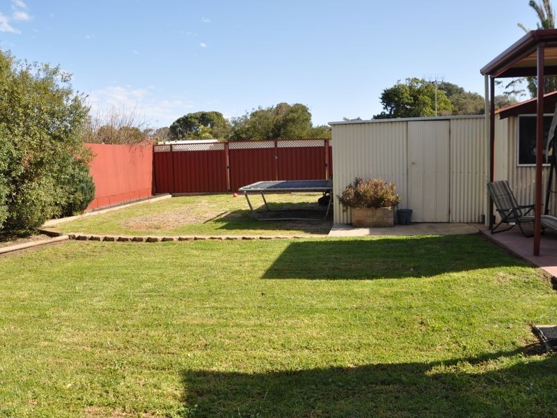 12 Swain Road, Victor Harbor SA 5211