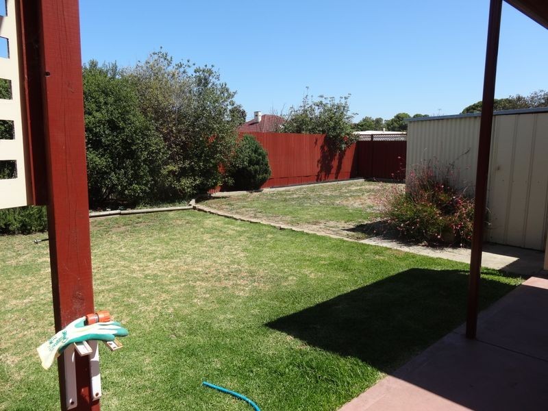 12 Swain Road, Victor Harbor SA 5211