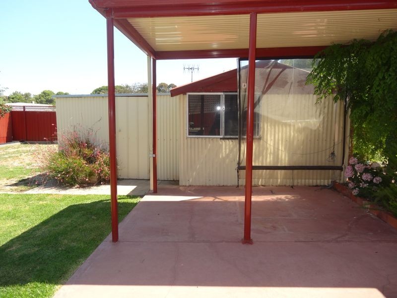 12 Swain Road, Victor Harbor SA 5211