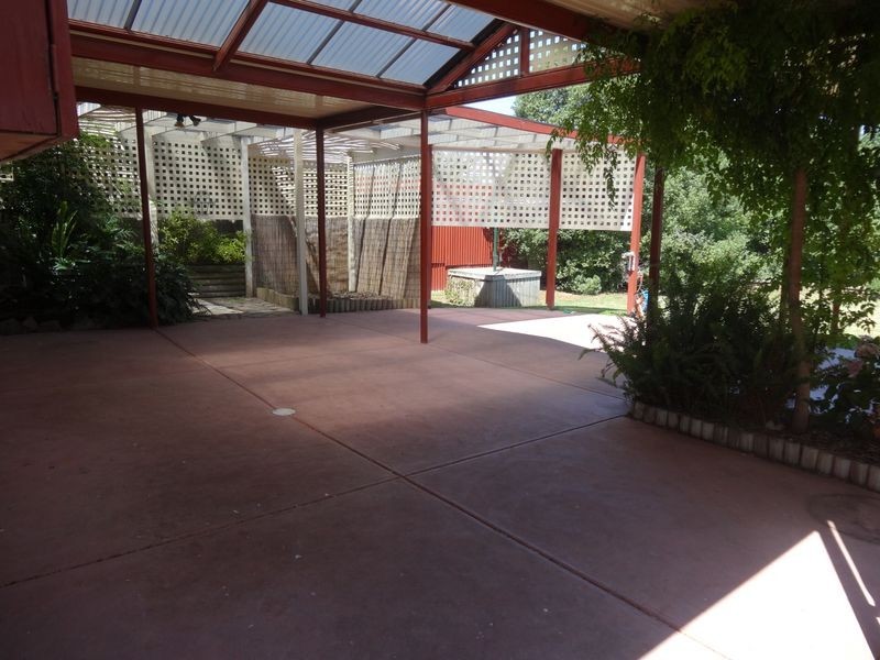 12 Swain Road, Victor Harbor SA 5211