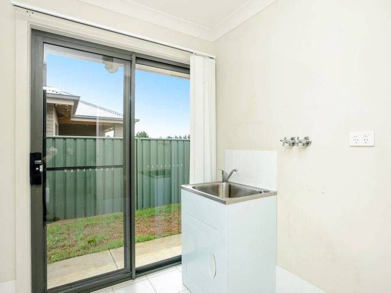 18 Shields Crescent, Encounter Bay SA 5211