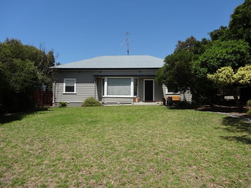 22 The Parkway, Victor Harbor SA 5211