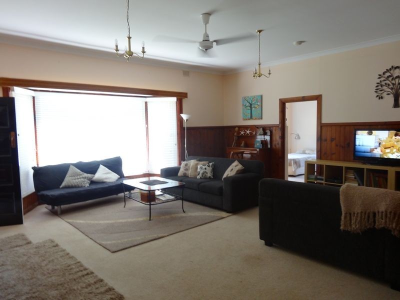 22 The Parkway, Victor Harbor SA 5211