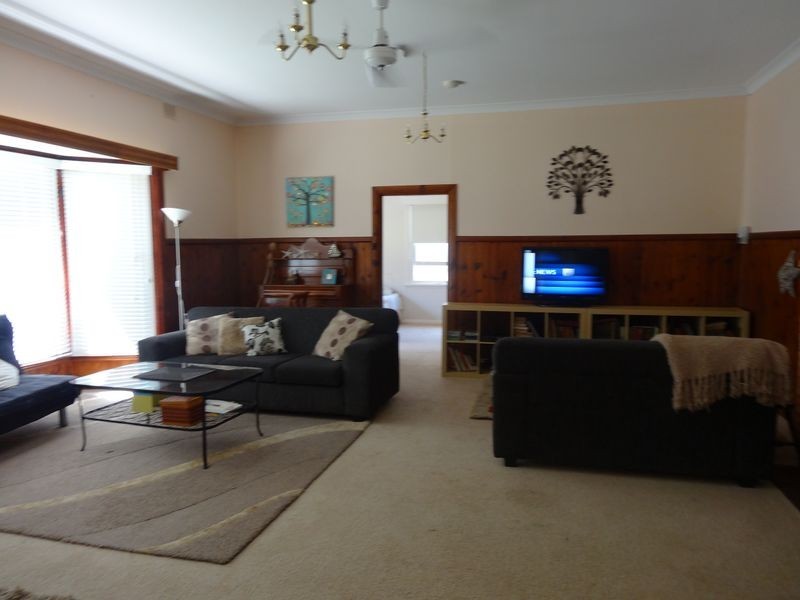 22 The Parkway, Victor Harbor SA 5211
