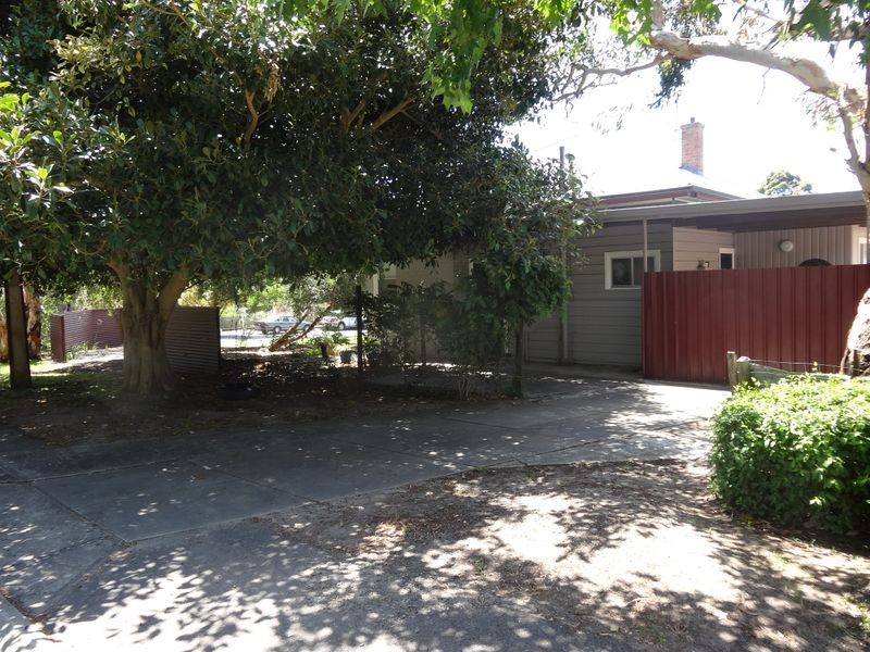 22 The Parkway, Victor Harbor SA 5211
