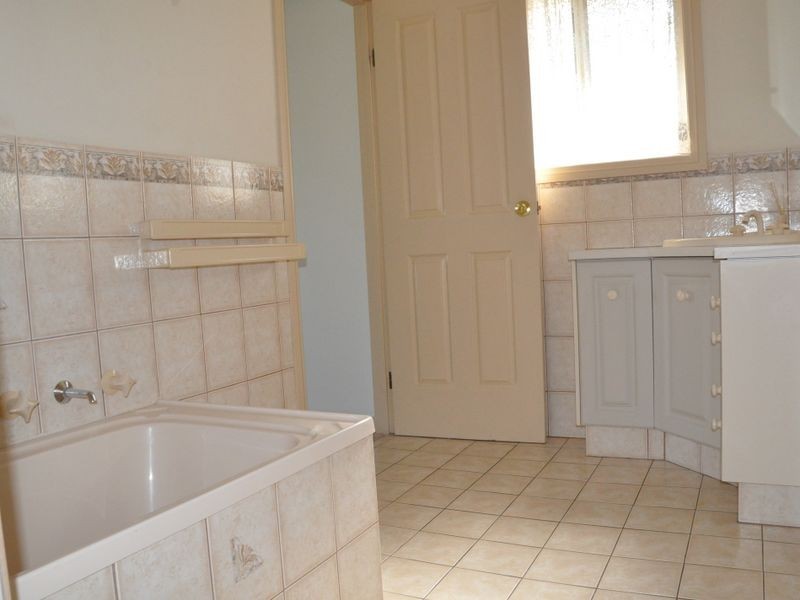 4 Windjammer Court, Encounter Bay SA 5211