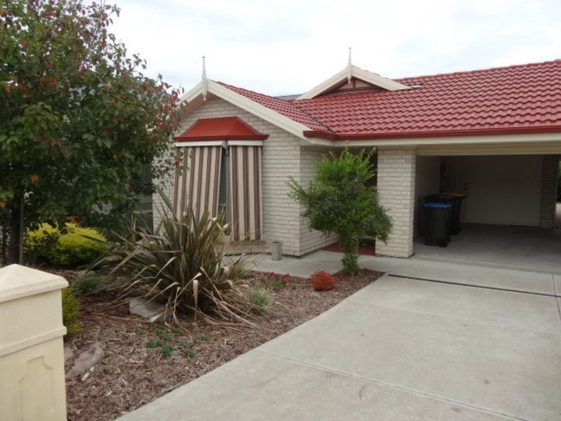 8 Tripp Street, Encounter Bay SA 5211