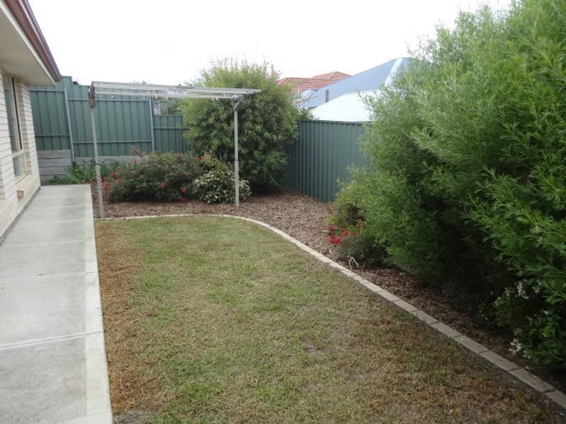 8 Tripp Street, Encounter Bay SA 5211