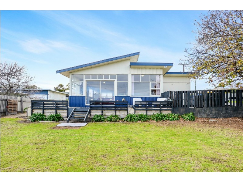 11 Adamson Street, Hayborough SA 5211