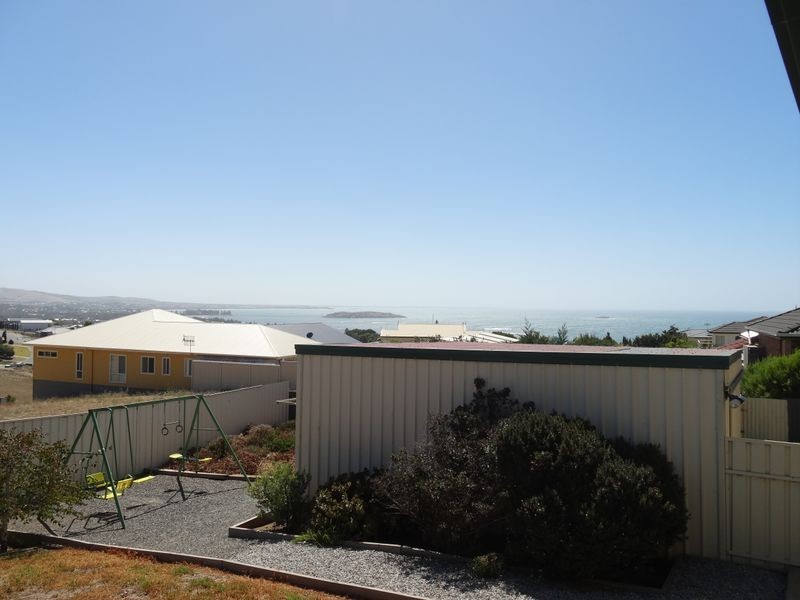 18 Mayflower Court, Encounter Bay SA 5211