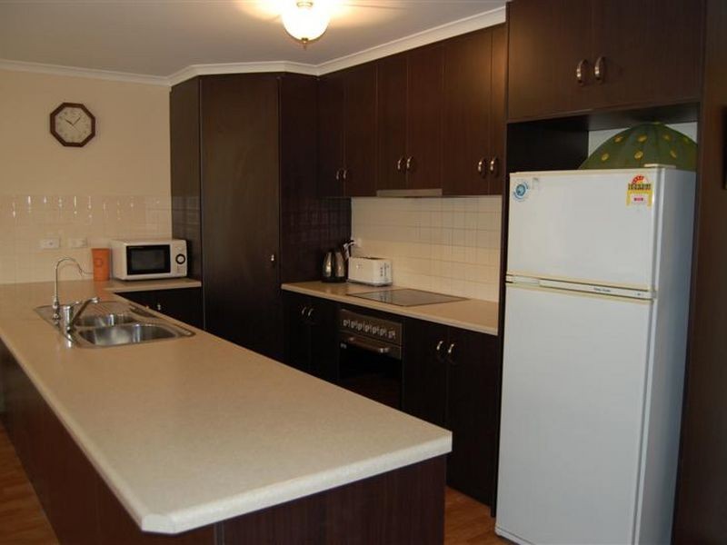 2 Acraman Street, Victor Harbor SA 5211