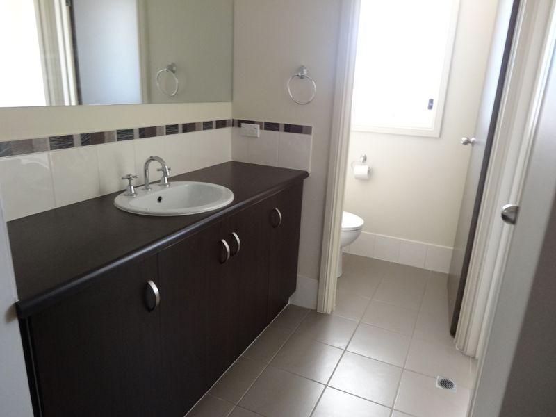 2 Acraman Street, Victor Harbor SA 5211