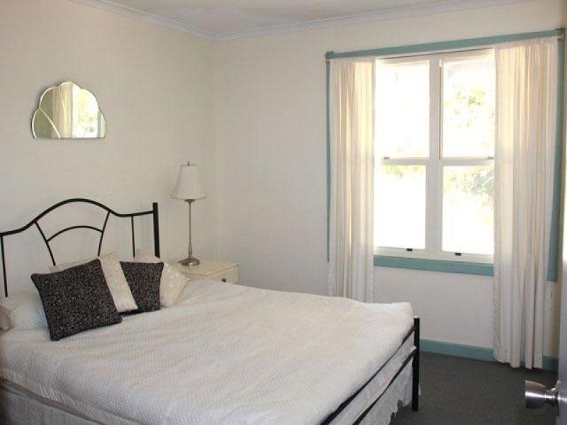 22 Barton Street, Port Elliot SA 5212