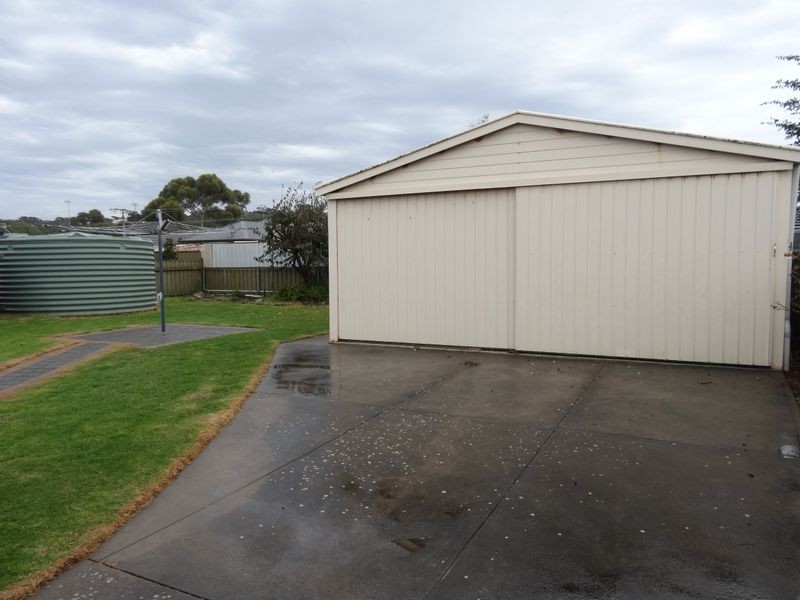 7 Cowan  Avenue, Mccracken SA 5211