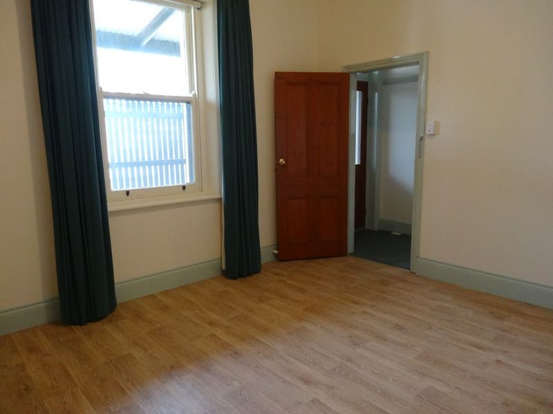 10 Railway Terrace, Victor Harbor SA 5211