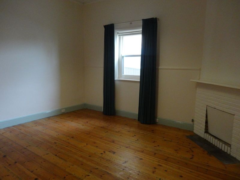 10 Railway Terrace, Victor Harbor SA 5211