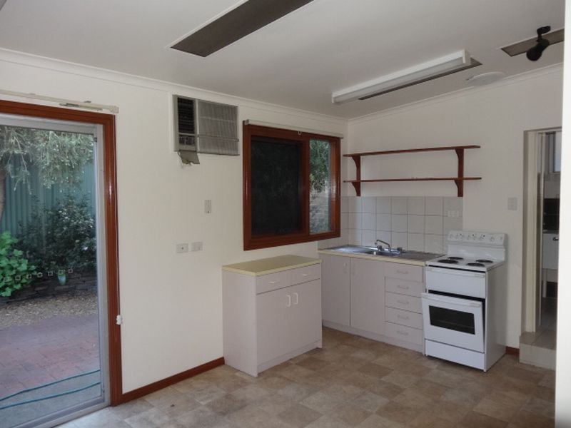 10 Railway Terrace, Victor Harbor SA 5211