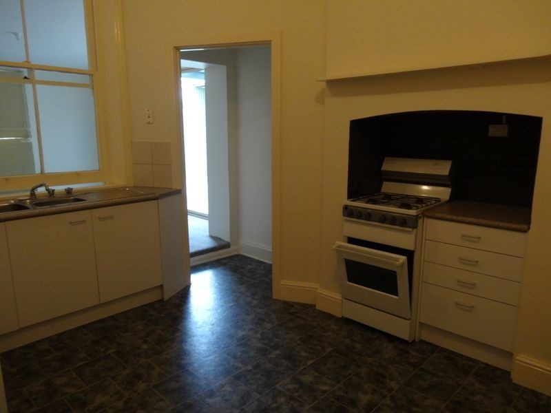 10 Railway Terrace, Victor Harbor SA 5211