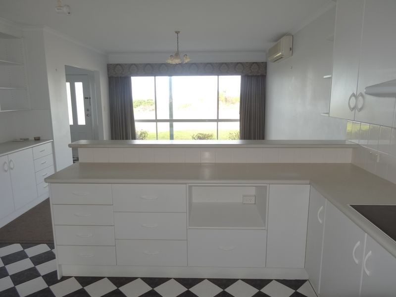 50 Esplanade, Victor Harbor SA 5211