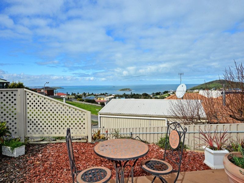 3 Orca Place, Encounter Bay SA 5211