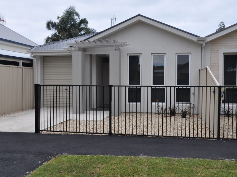 18 Sturt Street, Victor Harbor SA 5211