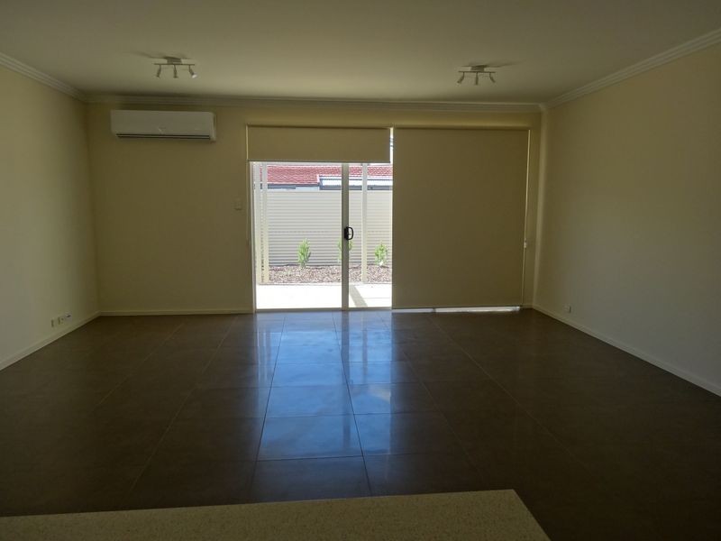 18 Sturt Street, Victor Harbor SA 5211