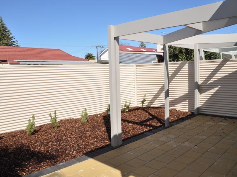 18 Sturt Street, Victor Harbor SA 5211