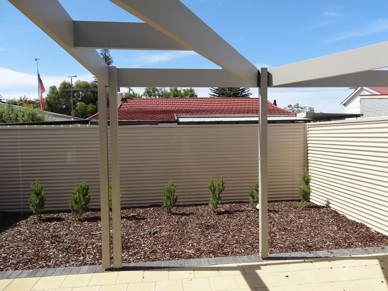 18 Sturt Street, Victor Harbor SA 5211