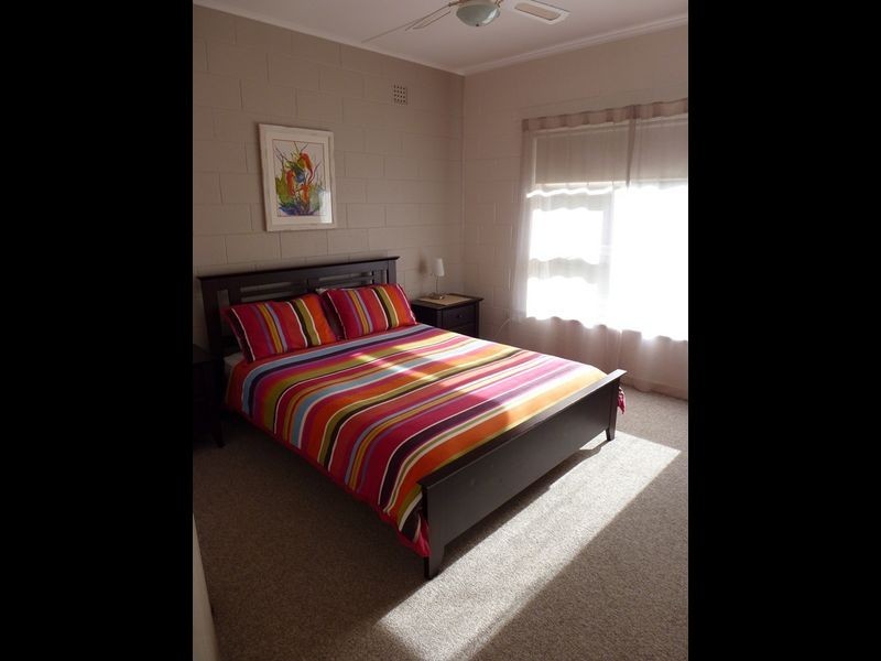 36 Newland Street, Victor Harbor SA 5211