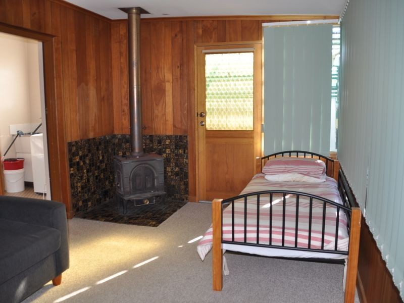 36 Newland Street, Victor Harbor SA 5211