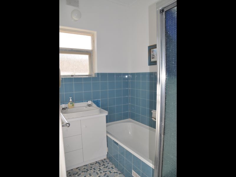 36 Newland Street, Victor Harbor SA 5211