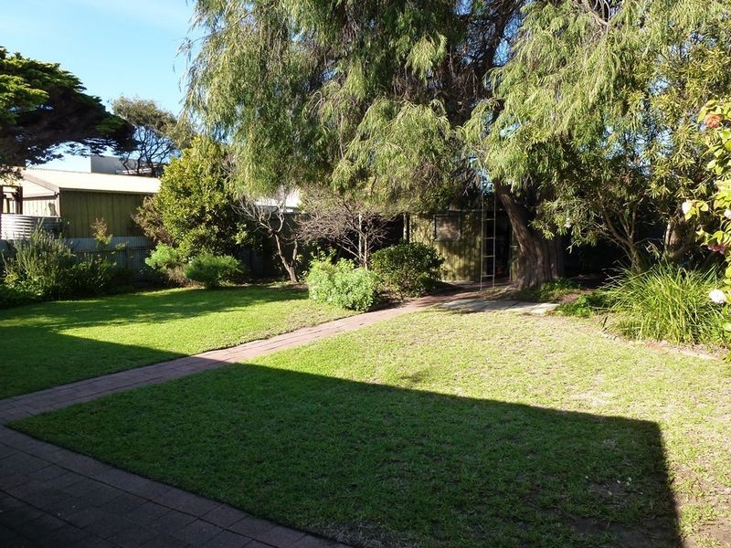 36 Newland Street, Victor Harbor SA 5211