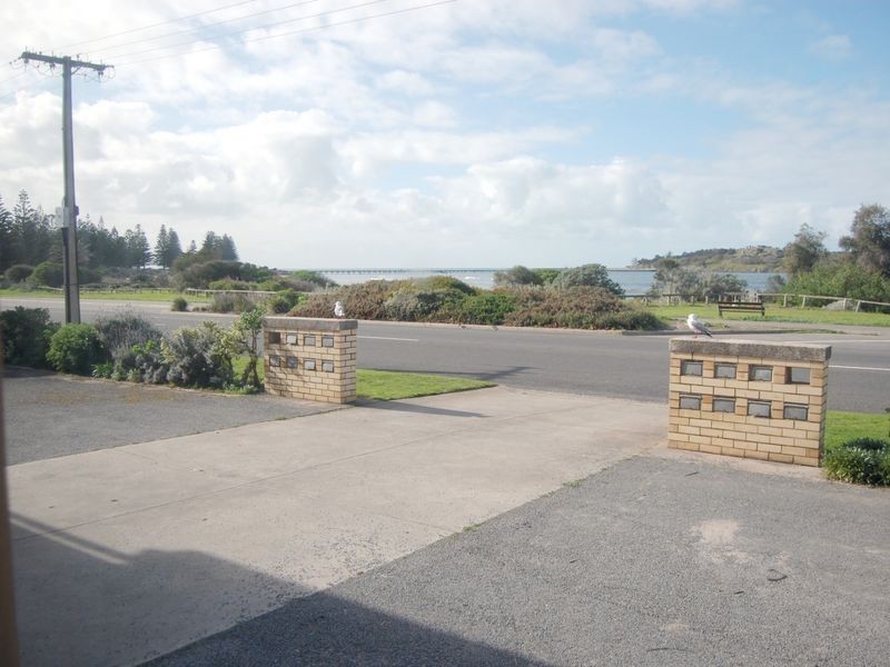 1/30 Esplanade, Victor Harbor SA 5211