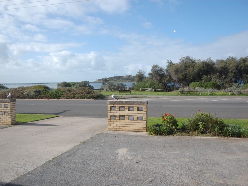 1/30 Esplanade, Victor Harbor SA 5211
