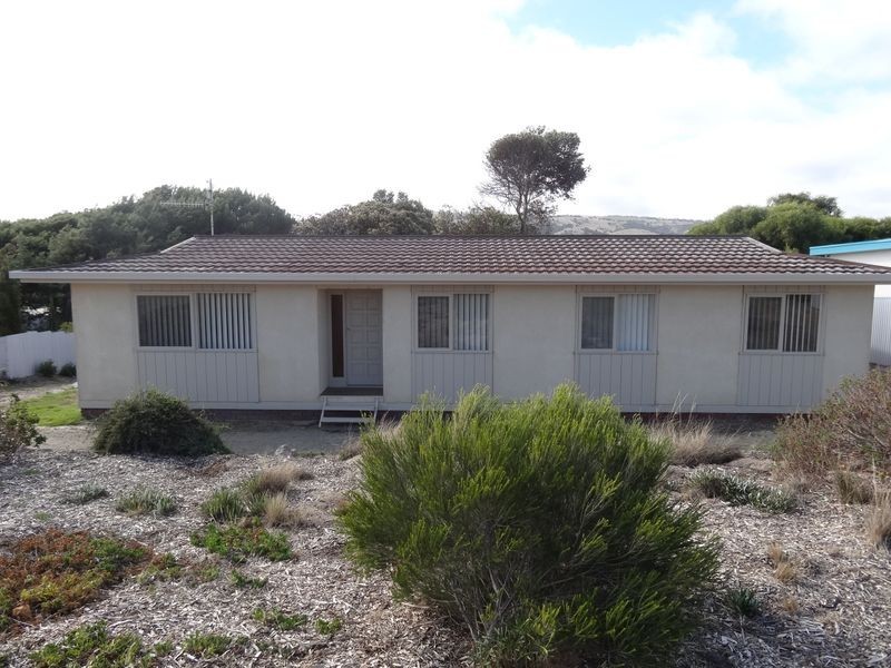 4 Barton Street, Port Elliot SA 5212
