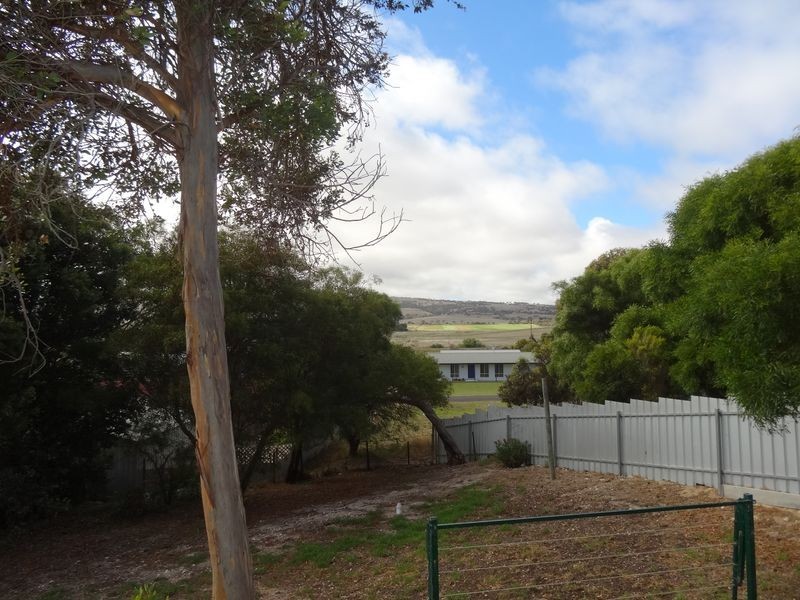4 Barton Street, Port Elliot SA 5212
