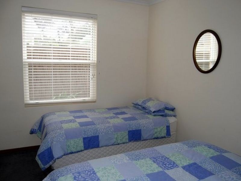 1/22 Esplanade, Victor Harbor SA 5211