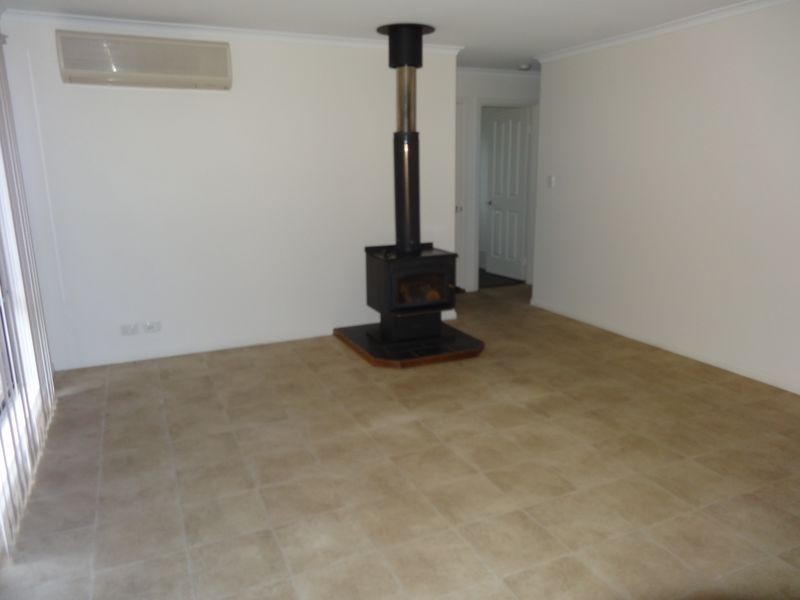 4 Yates Avenue, Hayborough SA 5211