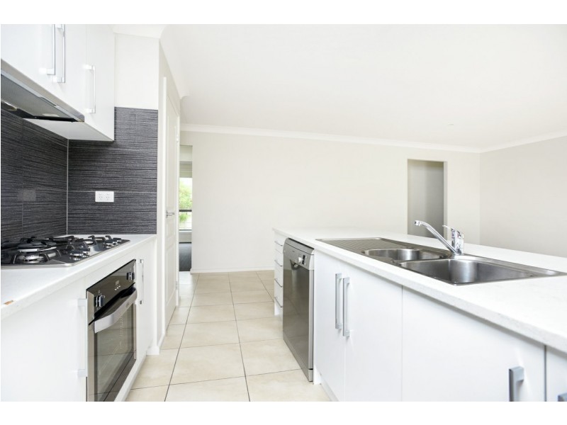 4 Shields Crescent,, Encounter Bay SA 5211