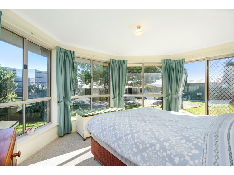 32 Tolmer Court, Hayborough SA 5211