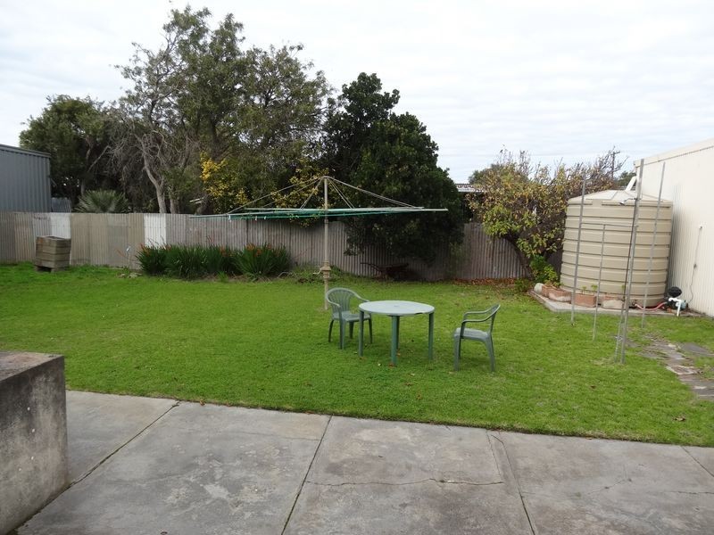 100 Victoria Street, Victor Harbor SA 5211