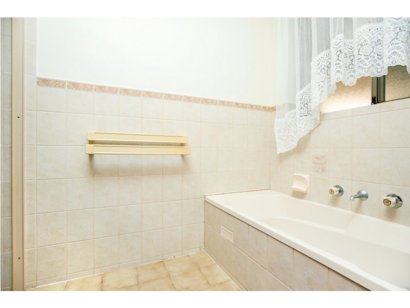 1 Ostend Crescent, Hayborough SA 5211