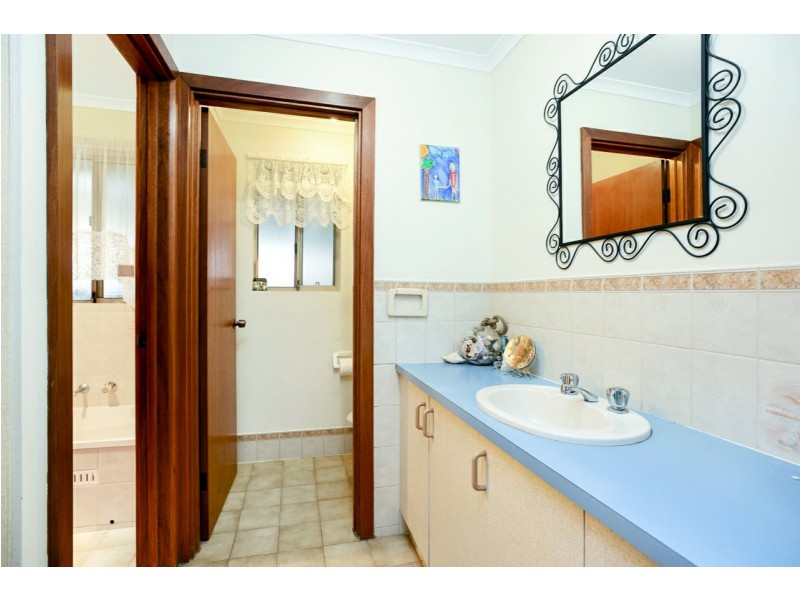 1 Ostend Crescent, Hayborough SA 5211