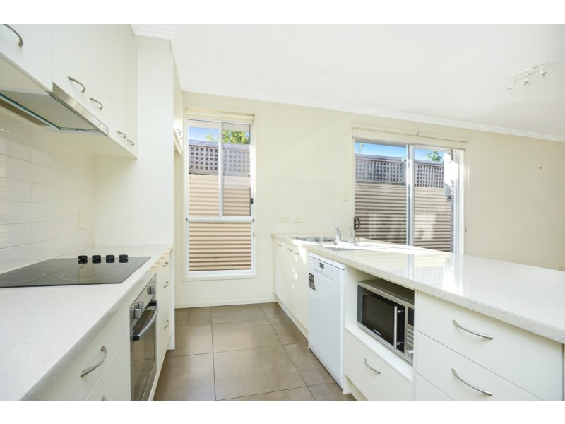 18 Sturt Street, Victor Harbor SA 5211
