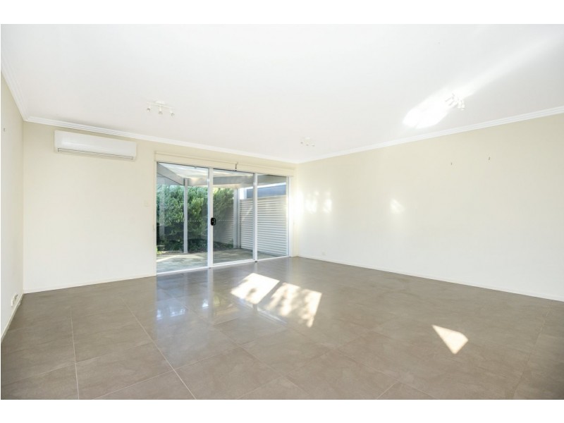 18 Sturt Street, Victor Harbor SA 5211