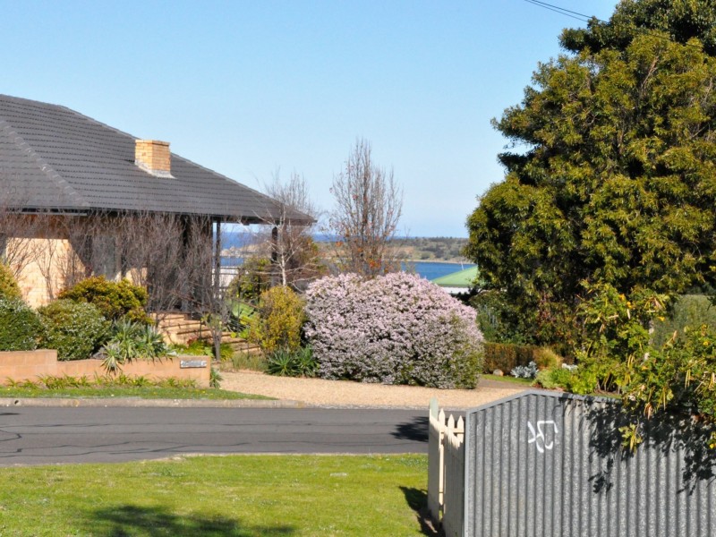 11 Dundalk Avenue, Mccracken SA 5211